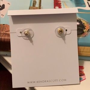 Kendra Scott Jewelry - Kendra Scott Aragon Hammered Drop Earrings in Gold Kendra Scott Jewelry - Kendra Scott Aragon Hammered Drop Earrings in Gold